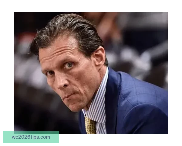 科尔谈梅尔顿拇指伤势困扰及球队第三节崩盘问题